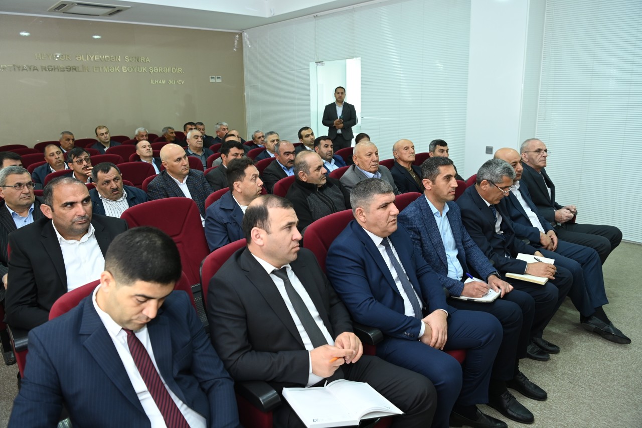 “Azərişıq” ASC-nin nümayəndələri Sabirabadda sahibkarlarla görüşüb - FOTOLAR
